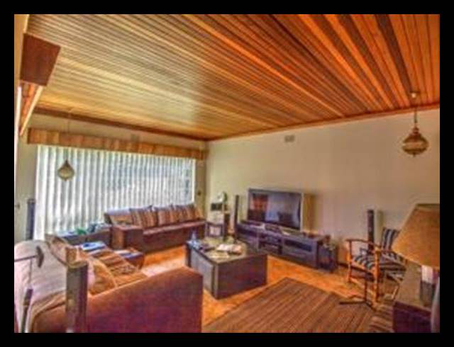 4 BEDROOM HOUSE FOR SALE IN VAN RIEBEECK PARK